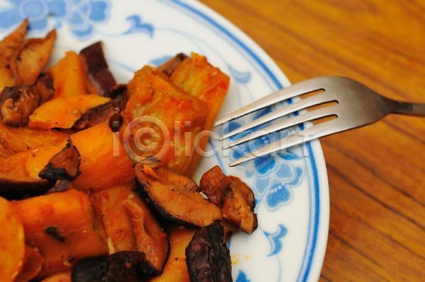신선 동양인 사람없음 JPG 포토 해외이미지 건강 다이어트 라이프스타일 맛 먹기 메뉴 버섯 식당 식사 아시아 양념 요리 음식 자르기 재료 접시 조각 중국 채소 채식주의자 컨셉 포크 해외202004
