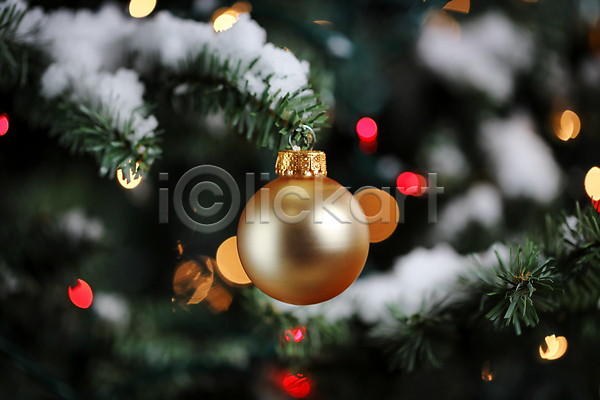 보호 사람없음 JPG 포토 해외이미지 12월 계절 공 기념 나무 닫기 백그라운드 빛 인공 장식 전나무 전통 초록색 크리스마스 해외202004 환경 황금 휴가