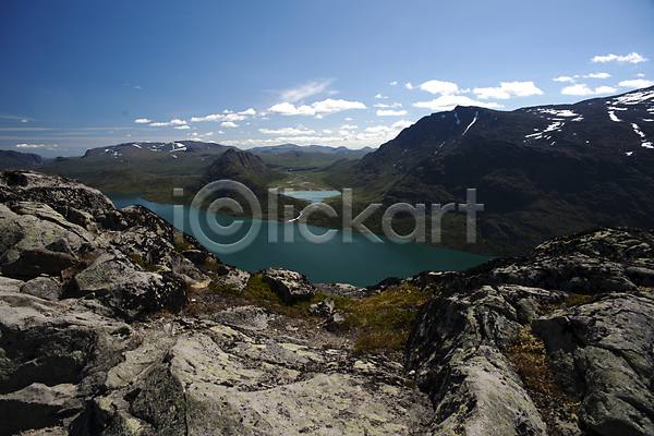 사람없음 JPG 포토 해외이미지 공원 구름(자연) 노르웨이 물 북쪽 산 스칸디나비아 야외 얼음 여름(계절) 여행 유럽 자연 장면 전국 절정 초록색 파노라마 파란색 풍경(경치) 하늘 하이킹 해외202004 호수