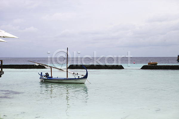 사람없음 JPG 포토 돛단배 몰디브 바다 아시아 야외 주간 풍경(경치) 한척 해외
