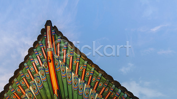 사람없음 JPG 포토 건축 구름(자연) 궁전 기와 서울 야외 전통 종로 주간 지붕 지붕처마 창경궁 처마 하늘