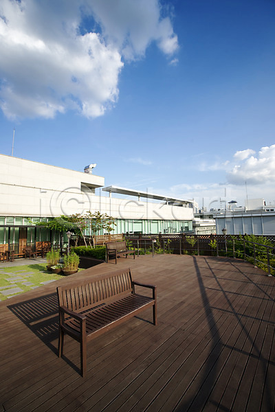 사람없음 JPG 포토 건물 건축 구름(자연) 야외 옥상 주간 하늘 화분