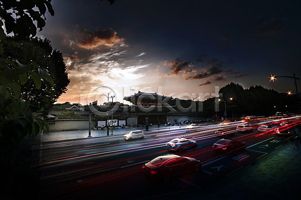 사람없음 JPG 디지털합성 포토 가로등 건축 구름(자연) 궁전 나뭇잎 도로 서울 야외 일몰 자동차 전통 종로 창경궁 하늘