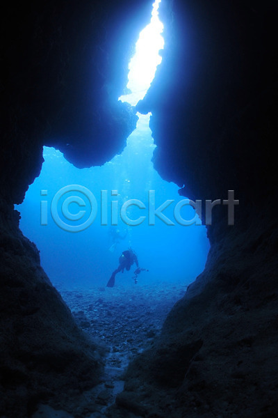 사람 한명 JPG 포토 동굴 바다 바닷속 수중 수중사진 일본 잠수부 풍경(경치)