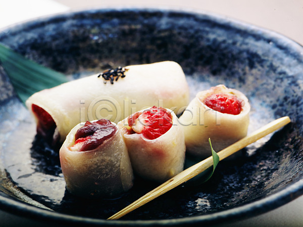 사람없음 JPG 포토 디저트 딸기 음식 일본음식 접시 찹쌀떡 포크