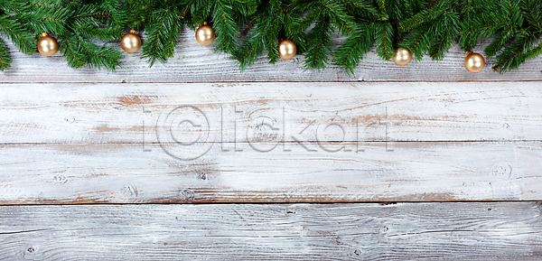 사람없음 JPG 포토 해외이미지 12월 계절 공 기념 나무 나뭇가지 날씨 널 목재 백그라운드 산타클로스 상록수 새해 수확 시골 장식 전통 초록색 카피스페이스 크리스마스 클라우스 해외202004 해외포토 황금 휴가 흰색