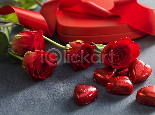 사람없음 JPG 포토 해외이미지 리본 발렌타인데이 빨간색 선물상자 오브젝트 장미 초콜릿 하트