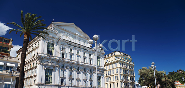 사람없음 JPG 포토 해외이미지 건물 건축양식 도시 도시풍경 랜드마크 문화 빛 야외 여름 여행 유럽 장면 주택 지중해 프랑스 해외202004 해외포토 휴가