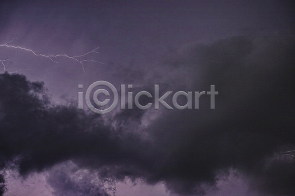 사람없음 JPG 포토 날씨 먹구름 백그라운드 번개 야간 야경 야외 일본 자연 자연현상 풍경(경치) 하늘