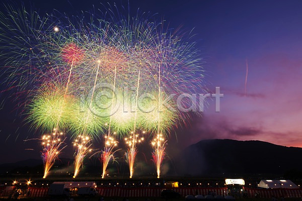 사람없음 JPG 포토 노을 불꽃놀이 산 야간 야경 야외 일본 축제 풍경(경치) 하늘