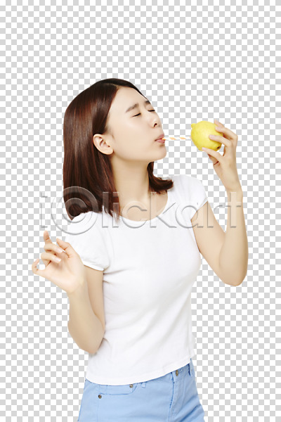 20대 동양인 성인 성인여자한명만 여자 한국인 한명 PNG 앞모습 편집이미지 건강 들기 레몬 먹기 빨대 상반신 서기 찡그림 편집 편집소스