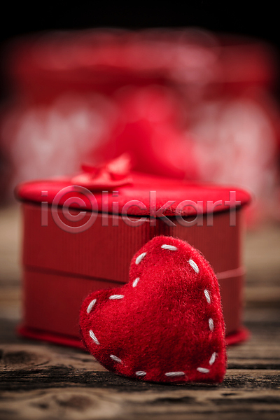 사람없음 JPG 근접촬영 아웃포커스 포토 해외이미지 반지케이스 발렌타인데이 빨간색 오브젝트 하트