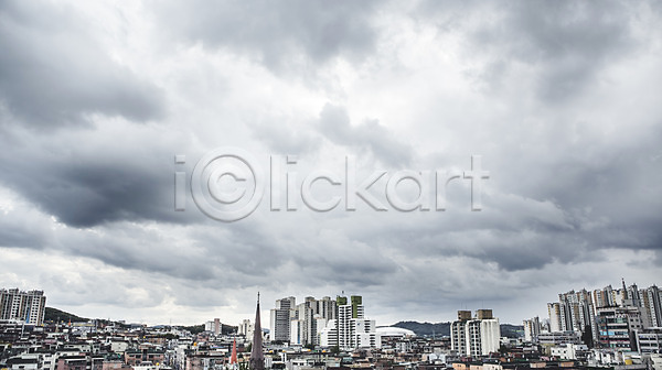 사람없음 JPG 포토 구름(자연) 도시 백그라운드 빌딩 아파트 야외 주간 풍경(경치) 하늘 흐림
