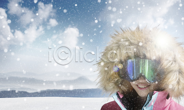 20대 성인 성인여자만 여자 한명 JPG 디지털합성 편집이미지 겨울 겨울산 구름(자연) 눈 디지털아트 산 스키고글 스키장 야외 주간 하늘