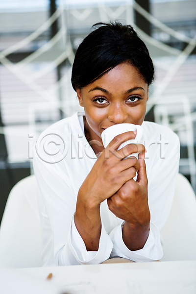 휴식 성인 여자 외국인 한명 흑인 JPG 포토 비즈니스 비즈니스우먼 실내 커피 컵