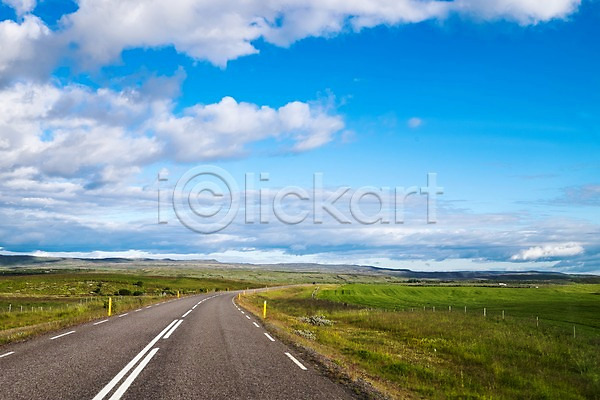 사람없음 JPG 포토 구름(자연) 도로 아이슬란드 야외 유럽 잔디 주간 초원(자연) 풍경(경치) 하늘 해외 해외풍경