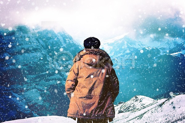 남자 성인 한명 PSD 뒷모습 디지털합성 편집이미지 겨울 겨울여행 눈내림 산 상반신 서기 자연 털점퍼 풍경(경치) 합성