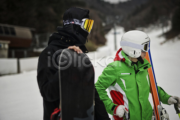 20대 남자 두명 성인남자만 청년남자만 한국인 JPG 포토 겨울 고글 상반신 서기 스노우보더 스노우보드 스키 스키복 스키선수 스키장 야외 용평스키장 주간 헬멧
