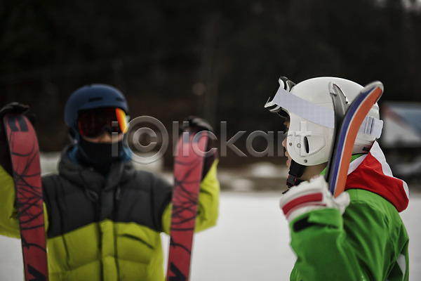 20대 30대 남자 두명 성인남자만 한국인 JPG 아웃포커스 앞모습 옆모습 포토 겨울 고글 상반신 스키 스키복 스키선수 스키장 야외 용평스키장 주간 헬멧