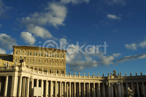 사람없음 JPG 포토 해외이미지 건축물 건축양식 구름(자연) 로마 바실리카 사도궁 성베드로대성당 야외 이탈리아 주간 풍경(경치) 하늘 해외202004