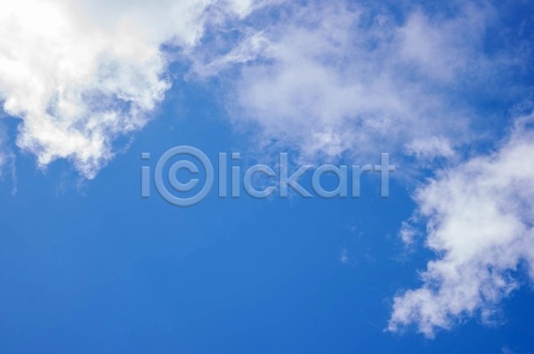 분위기 순수 평화 사람없음 JPG 포토 해외이미지 구름(자연) 날씨 백그라운드 빛 산소 야외 여름(계절) 오존 자연 종교 천국 파란색 하늘 해외202004 햇빛 흰색