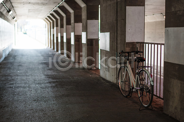 사람없음 JPG 포토 기둥 다리(건축물) 아래 야외 자전거 주간 터널 한대