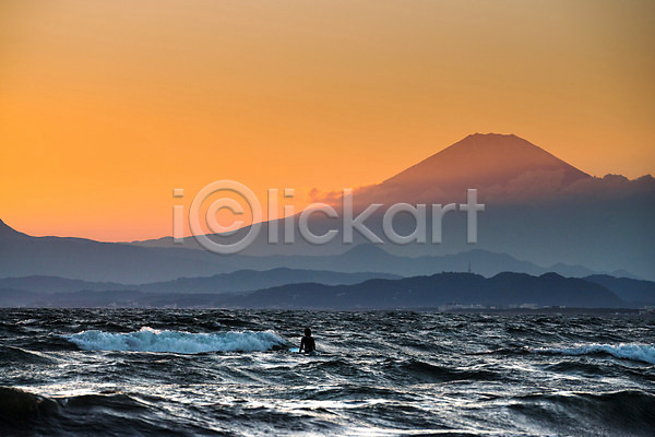 사람 한명 JPG 포토 바다 산 서핑 야외 일몰 일본 일출 자연 주간 풍경(경치) 하늘
