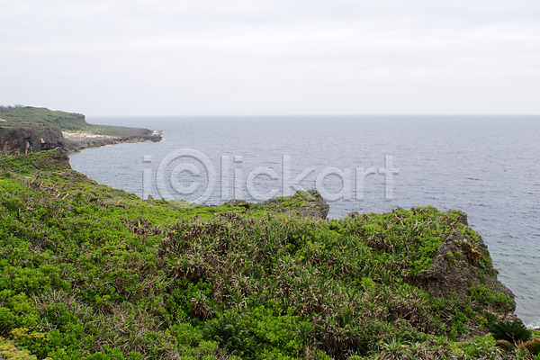사람없음 JPG 포토 바다 섬 식물 야외 이에섬 일본 자연 잔디 절벽 주간 풍경(경치) 하늘