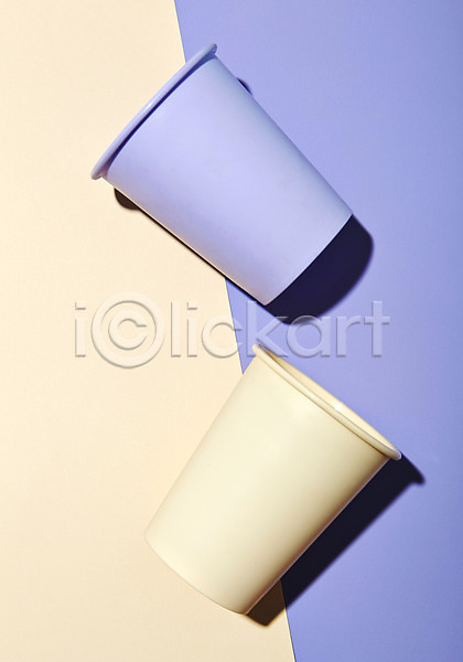 사람없음 JPG 포토 두개 연보라색 종이컵 컵 팝아트 흰색