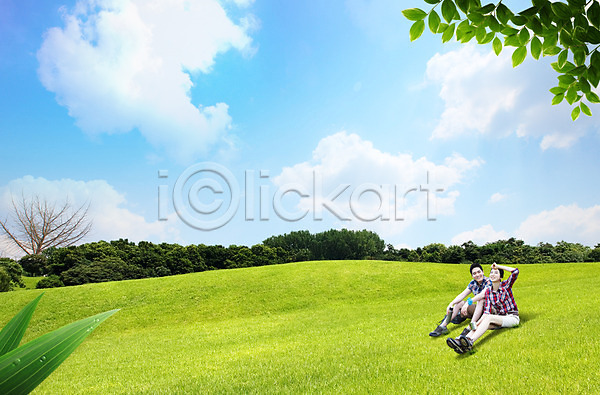 남자 두명 성인 여자 한국인 PSD 편집이미지 공원 구름(자연) 나무 나뭇잎 야외 잔디 주간 커플 편집 합성