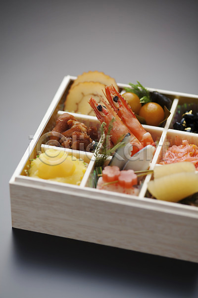 사람없음 JPG 포토 검은콩 계란말이 새우 실내 오세치 음식 일본음식 청어알 콩조림 한개