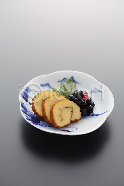 사람없음 JPG 포토 검은콩 계란말이 실내 오세치 음식 일본음식 접시 콩조림