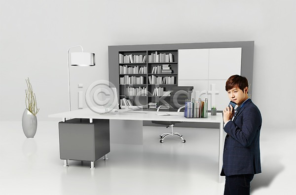 남자 성인 한국인 한명 PSD 편집이미지 비즈니스 비즈니스맨 사무실 실내 의자 책 책상 편집 핸드폰 화분