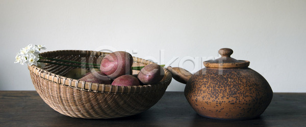 사람없음 JPG 포토 해외이미지 감자 꽃 냄비 농부 농사 농업 라이프스타일 목재 밭일 벽 빨간색 수확 시골 심지 업무 오브젝트 요리 원예 원형 음식 자연 정물화 정원 해외202004 해외포토 흰배경