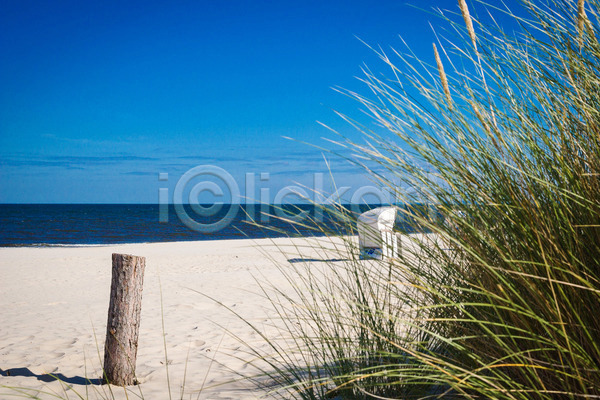 휴식 사람없음 JPG 포토 해외이미지 독일 모래 물 바다 여름(계절) 여행 유럽 의자 자연 태양 파란색 풍경(경치) 하늘 해외202004 휴가