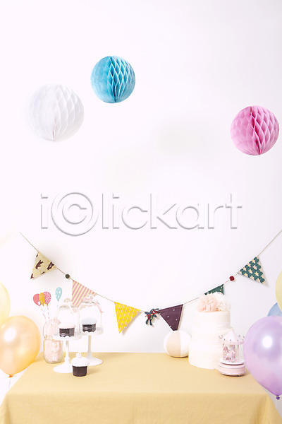 사람없음 JPG 포토 기념일 백그라운드 생일 생일상 오브젝트 장식 컵케이크 케이크 파티 파티용품 풍선 헬륨