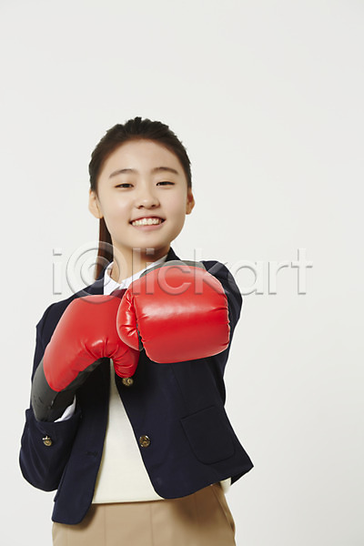 십대여자한명만 여자 중학생 청소년 한국인 한명 JPG 앞모습 포토 교복 권투글러브 미소(표정) 상반신 스튜디오촬영 실내 여중생 여학생 펀치(운동) 흰배경