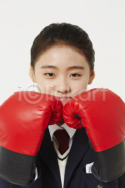 십대여자한명만 여자 중학생 청소년 한국인 한명 JPG 앞모습 포토 교복 권투글러브 상반신 수비 스튜디오촬영 실내 여중생 여학생 흰배경