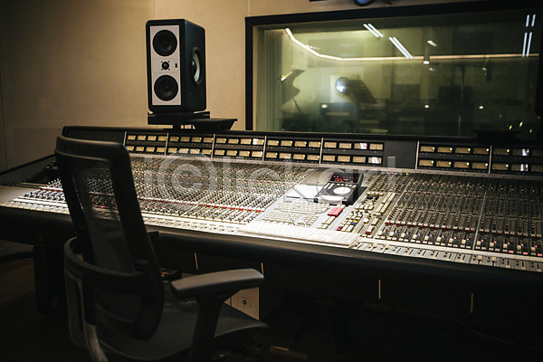 사람없음 JPG 포토 녹음실 사무용의자 사운드믹서 스피커 실내 음악 음향기기