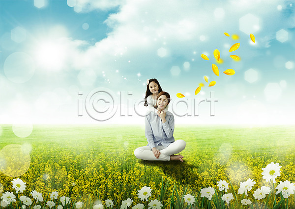 30대 두명 성인 소녀(어린이) 여자 한국인 PSD 편집이미지 가정의달 가족 공원 구름(자연) 꽃 꽃잎 날리기 딸 앉기 엄마 웃음 잔디 전신 편집 포옹 하늘 햇빛