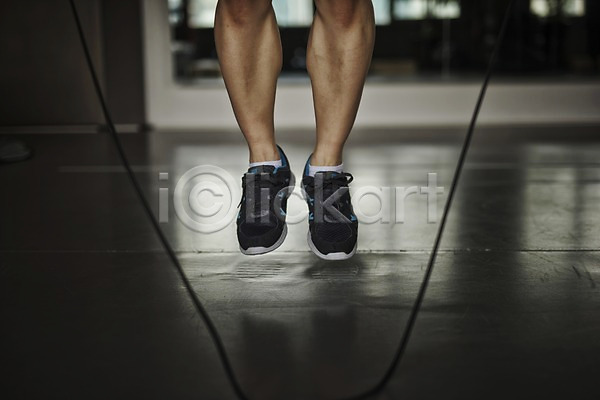 30대 남자 성인 한국인 한명 JPG 포토 권투 권투장 다리(신체부위) 실내 줄넘기