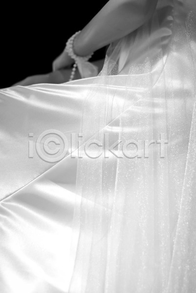 사람없음 JPG 포토 해외이미지 가운 결혼 마네킹 무기 보석 빛 실 실크 앉기 얇은 투명 팔찌 해외202004