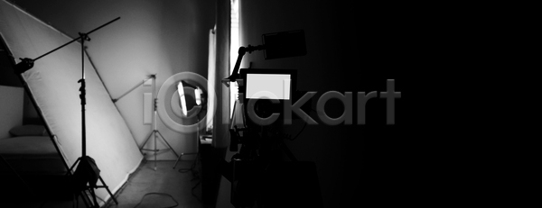 사람 사람없음 JPG 포토 해외이미지 기중기 뉴스 동영상 디지털 면접 모니터 발사 방송 백그라운드 분홍색 빛 빨간색 사진사 산업 삼각대 상업 쇼 스크린 실내 영화 장비 직업 카메라 캠코더 텔레비전 포즈 필름 해외202004 해외포토