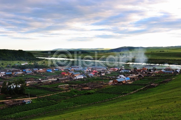 사람없음 JPG 포토 해외이미지 건물 구름(자연) 농업 마을 몽골 백그라운드 산 숲 시골 아시아 자연 주택 중국 초록색 태양 풍경(경치) 해외202004