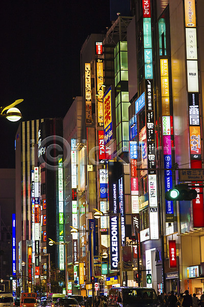 JPG 포토 간판 도시풍경 도쿄 보행자 빌딩 야간 야경 야외 유흥가 일본 자동차 해외풍경
