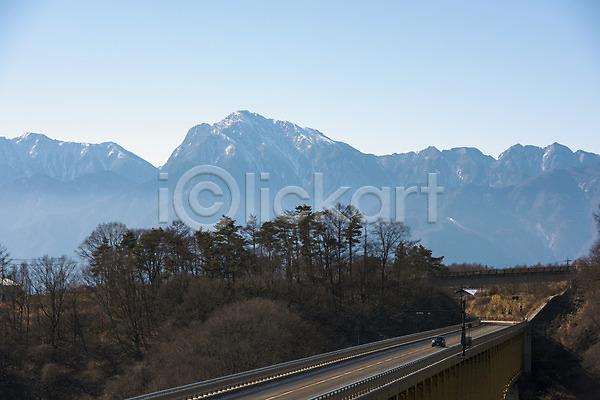 사람없음 JPG 포토 나무 다리(건축물) 도로 산 산등성이 안개 야외 일본 자동차 자연 주간 해외풍경
