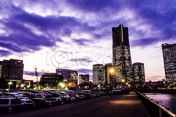 사람없음 JPG 포토 가로등 구름(자연) 도시풍경 빌딩 야간 야경 야외 요코하마 일본 자동차 하늘 해외풍경