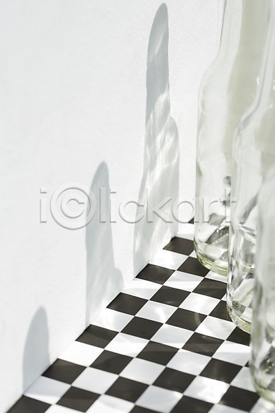사람없음 JPG 포토 공백 그림자 백그라운드 빛 유리병 조명 체크무늬 컬러 투명