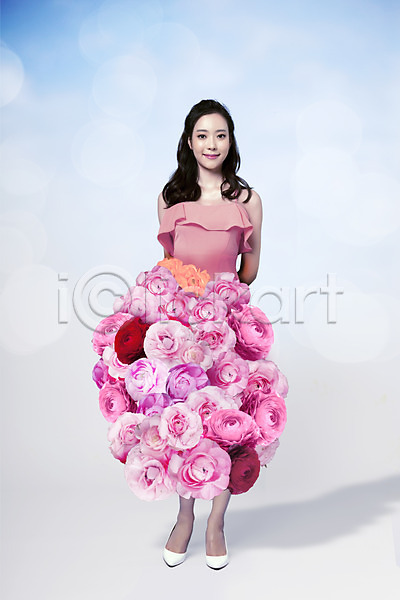 20대 성인 여자 한국인 한명 JPG 디지털합성 편집이미지 그래픽 꽃 디지털아트 뷰티 의료성형뷰티 장미 전신 합성
