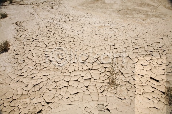 건조 뜨거움 사람없음 JPG 포토 해외이미지 가뭄 갈증 균열 땅 모래 바위 사막 산 생태학 스페인 시골 식물 야외 언덕 여름(계절) 유럽 자연 지질학 진흙 풍경(경치) 하늘 해외202004 혼자